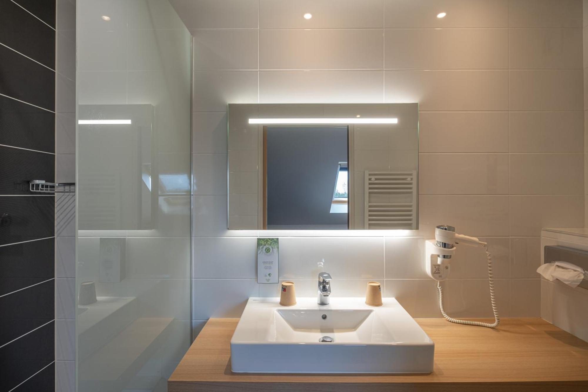 Kyriad Le Mans Est Ngoại thất bức ảnh